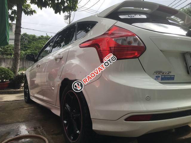 Bán xe Ford Focus Titanium sản xuất năm 2014, màu trắng -2