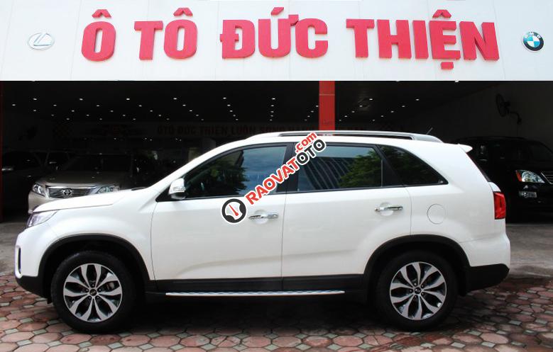 Cần bán gấp Kia Sorento 2.4GAT sản xuất 2016, màu trắng  -0