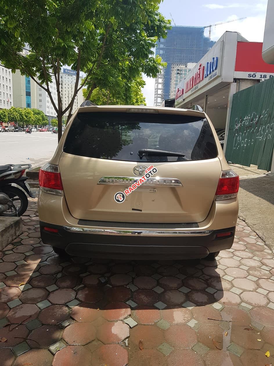 Cần bán gấp Toyota Highlander năm 2011 màu vàng, 1 tỷ 180 triệu, nhập khẩu nguyên chiếc Mỹ, siêu đẹp-7