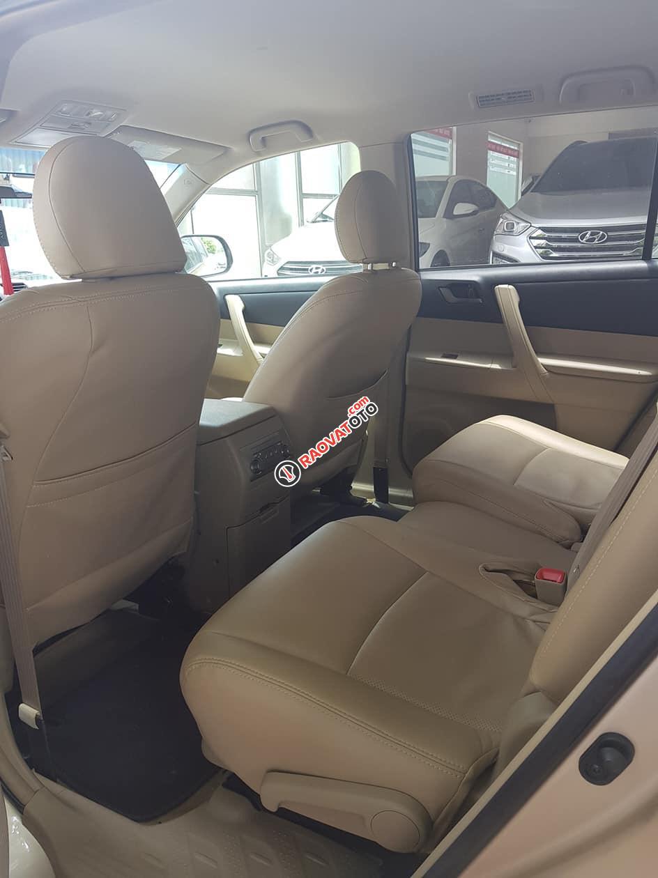 Cần bán gấp Toyota Highlander năm 2011 màu vàng, 1 tỷ 180 triệu, nhập khẩu nguyên chiếc Mỹ, siêu đẹp-3