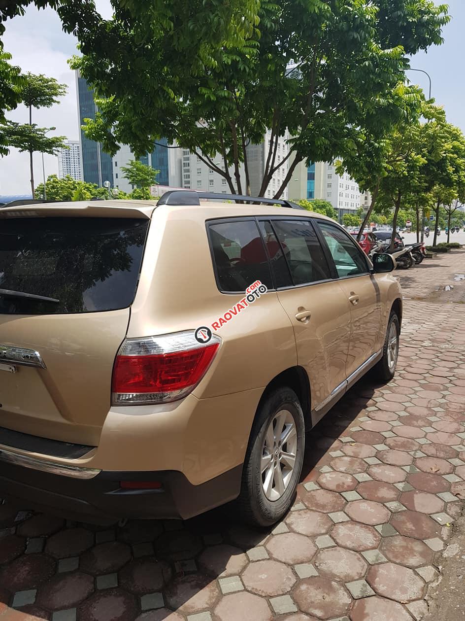 Cần bán gấp Toyota Highlander năm 2011 màu vàng, 1 tỷ 180 triệu, nhập khẩu nguyên chiếc Mỹ, siêu đẹp-8