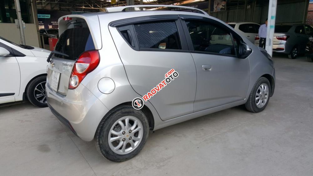 Bán Chevrolet Spark LTZ 1.0AT màu bạc, số tự động sản xuất cuối 2014, biển Sài Gòn, 1 đời chủ chạy đúng 30.000km-3