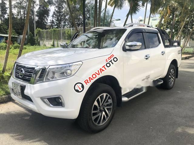 Chính chủ cần bán Nissan Navara VL ĐK T10/2017 4x4 AT màu trắng-3