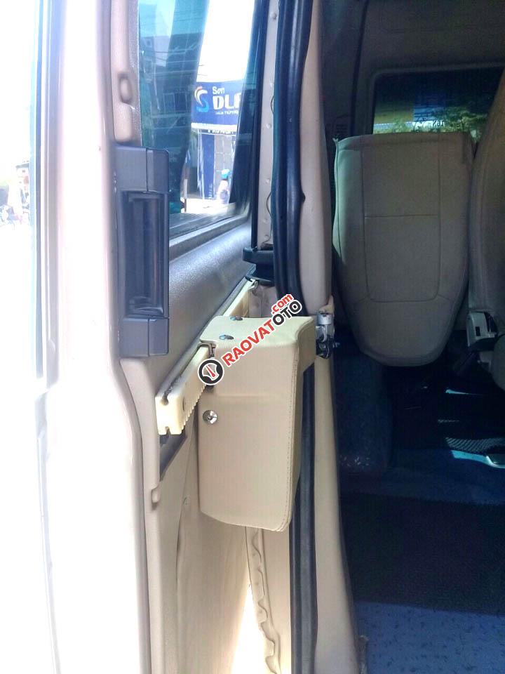 Tôi cần bán xe Ford Transit Luxury bản đủ xe đẹp đời 2013-13