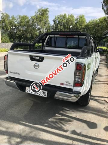 Chính chủ cần bán Nissan Navara VL ĐK T10/2017 4x4 AT màu trắng-2