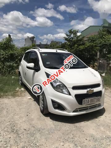 Cần bán Chevrolet Spark Zest năm sản xuất 2014, màu trắng xe gia đình-0