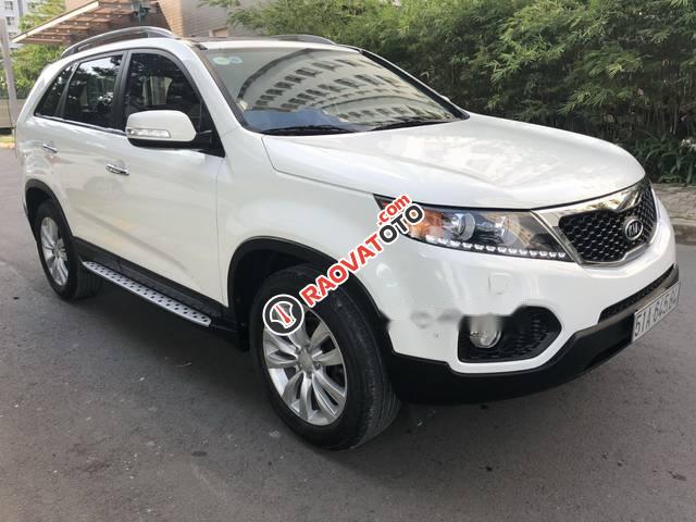 Cần bán gấp Kia Sorento đời 2013, màu trắng, giá 650tr-2