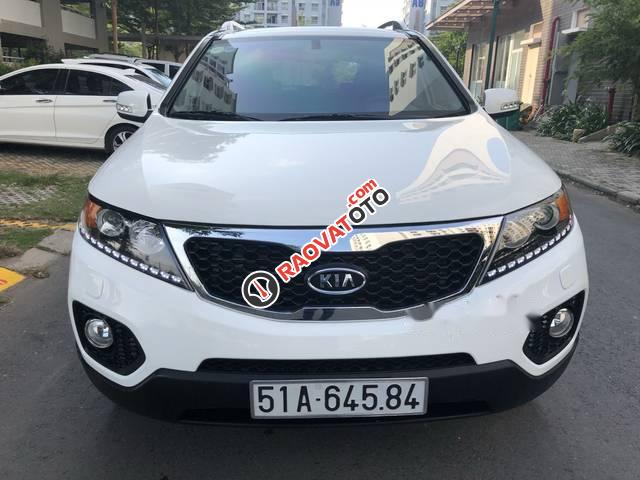 Cần bán gấp Kia Sorento đời 2013, màu trắng, giá 650tr-0
