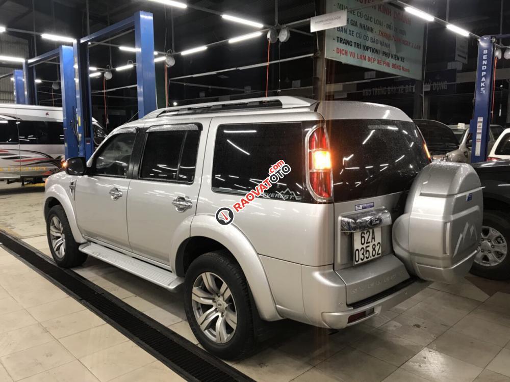 Cần bán xe Ford Everest 4x2 MT Sx 2011, màu bạc, xe gia đình sử dụng tốt-3