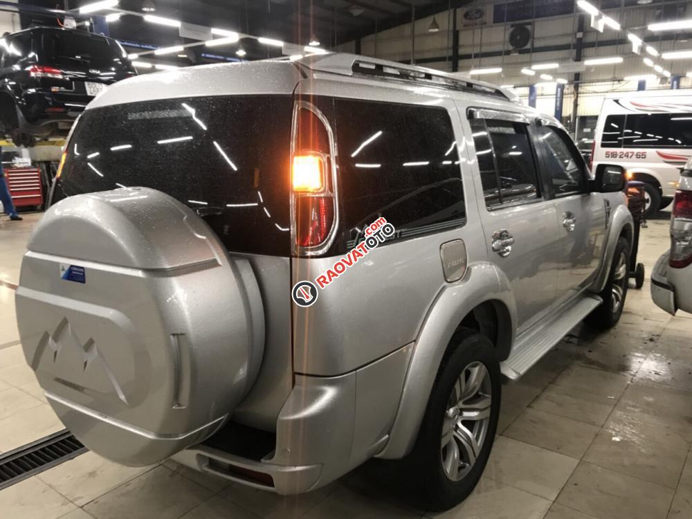 Cần bán xe Ford Everest 4x2 MT Sx 2011, màu bạc, xe gia đình sử dụng tốt-2