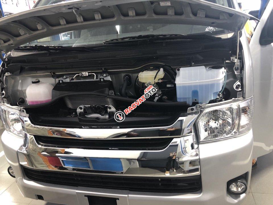 Toyota Vũng Tàu bán Hiace Diesel 2018, 15 chỗ, màu bạc, nhập khẩu-7