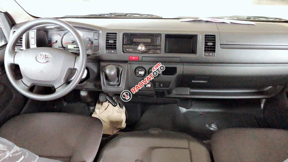 Toyota Vũng Tàu bán Hiace Diesel 2018, 15 chỗ, màu bạc, nhập khẩu-3
