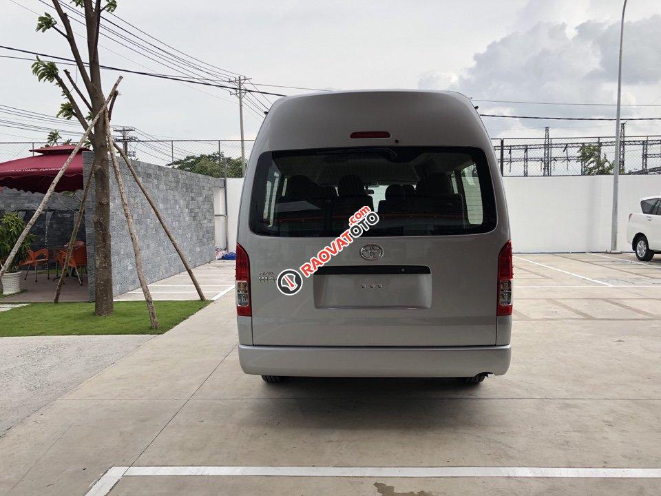 Toyota Vũng Tàu bán Hiace Diesel 2018, 15 chỗ, màu bạc, nhập khẩu-2
