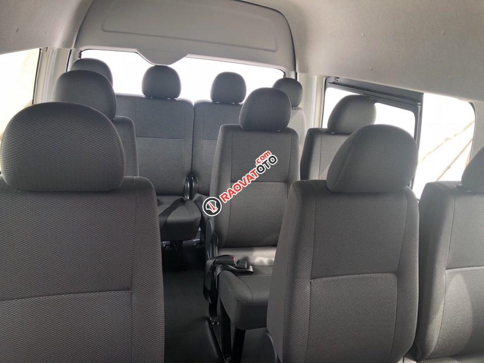 Toyota Vũng Tàu bán Hiace Diesel 2018, 15 chỗ, màu bạc, nhập khẩu-5