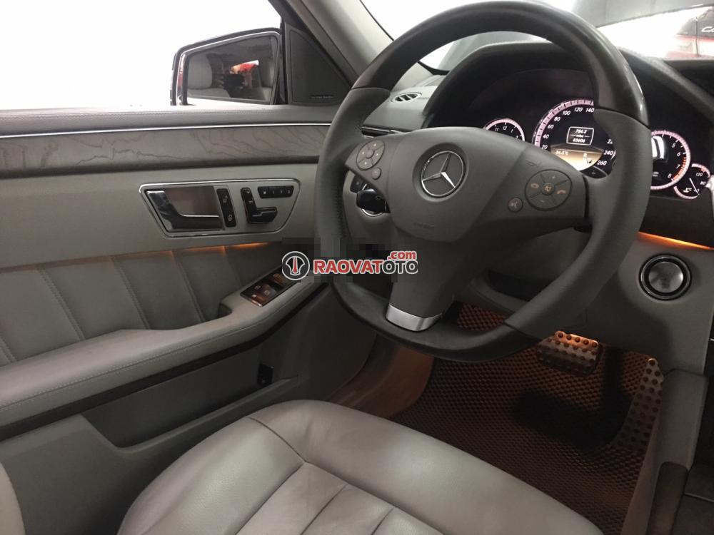 Xe Cũ Mercedes-Benz E 300 2011-2