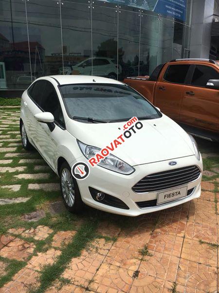 Lh ngay: 093.543.7595 để nhận khuyến mãi: BHVC, phim, camera - khi mua xe Ford Fiesta 2018-0