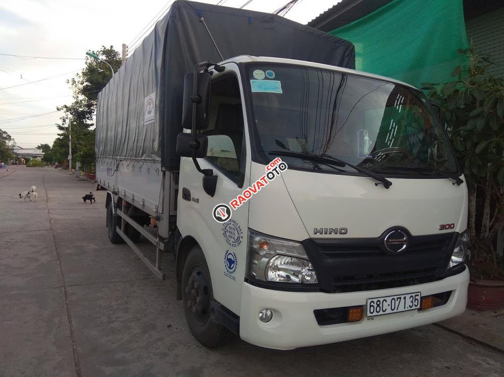 Cần bán Hino 300 Series năm 2017, màu trắng chính chủ giá cạnh tranh-0