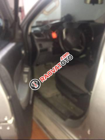 Cần bán gấp Mitsubishi Triton đời 2015, màu bạc giá cạnh tranh-2