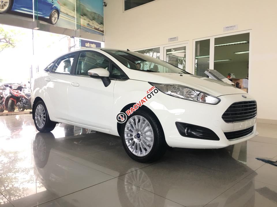 Giảm tiền và tặng phụ kiện: BHVC, Phim, Camera, Lót sàn - Khi mua xe Ford Fiesta Titanium & Sport 2018, LH: 0918889278-0