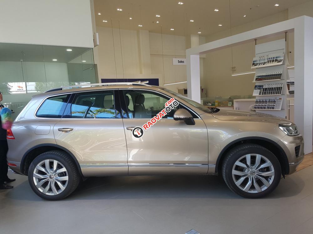 SUV đáng mua nhất năm! Volkswagen Touareg vàng cát, nhập Đức, giá tốt, ưu đãi khủng nhất VN, LH: 0901933522-0901933422-12