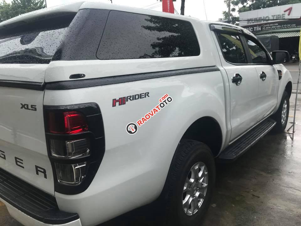 Bán xe Ford Ranger XLS 4X2 MT đời 2015, màu trắng, nhập khẩu, hỗ trợ ngân hàng, hotline 090.12678.55-3