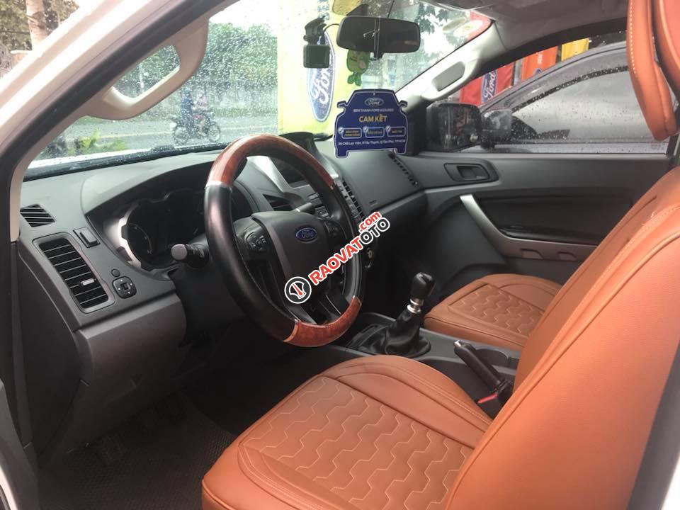 Bán xe Ford Ranger XLS 4X2 MT đời 2015, màu trắng, nhập khẩu, hỗ trợ ngân hàng, hotline 090.12678.55-0