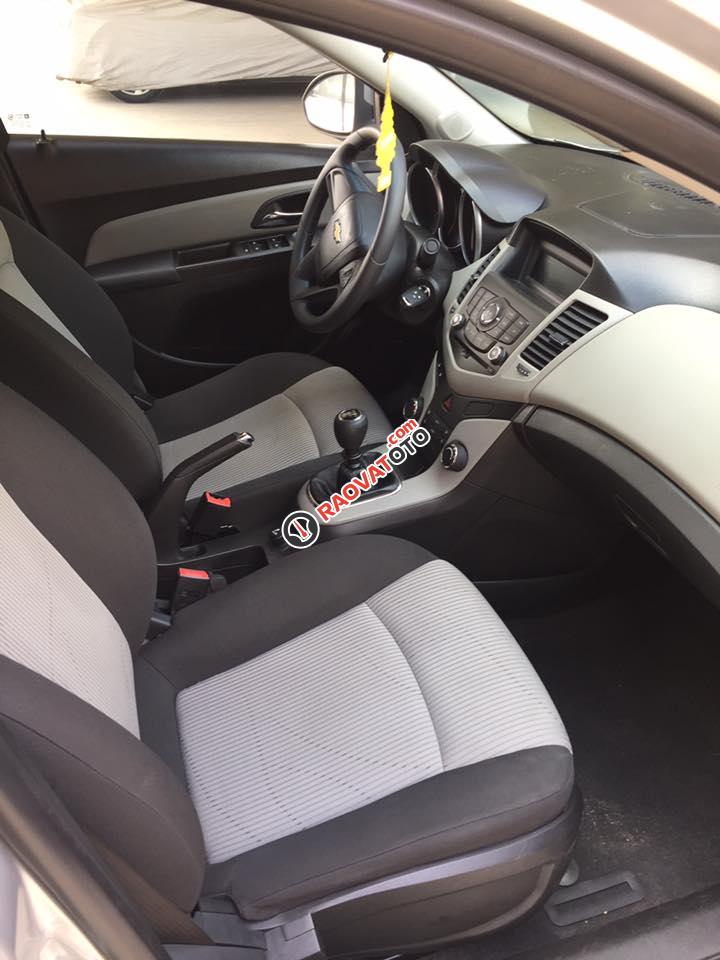 Bán gấp Cruze 2015 Đk 2016, màu bạc, số sàn, xe chuẩn đẹp-4