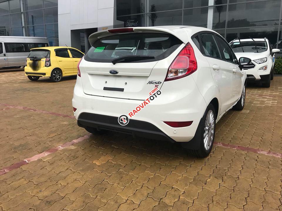 Lh ngay: 093.543.7595 để nhận khuyến mãi: BHVC, phim, camera - khi mua xe Ford Fiesta 2018-6