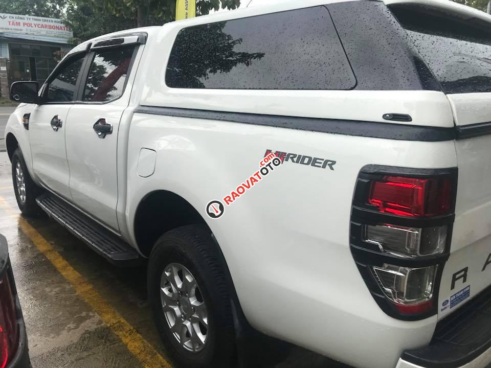 Bán xe Ford Ranger XLS 4X2 MT đời 2015, màu trắng, nhập khẩu, hỗ trợ ngân hàng, hotline 090.12678.55-5