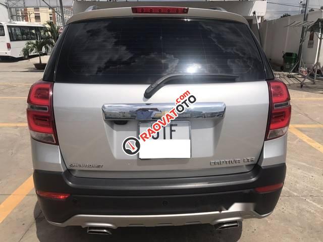 Bán Chevrolet Captiva đời 2015, màu bạc xe gia đình-3