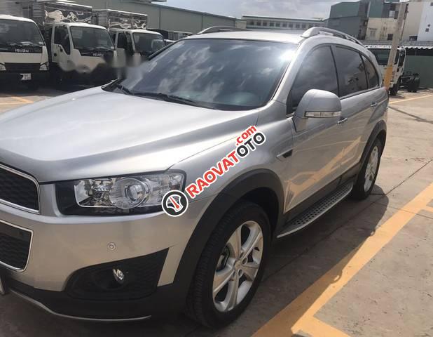 Bán Chevrolet Captiva đời 2015, màu bạc xe gia đình-2