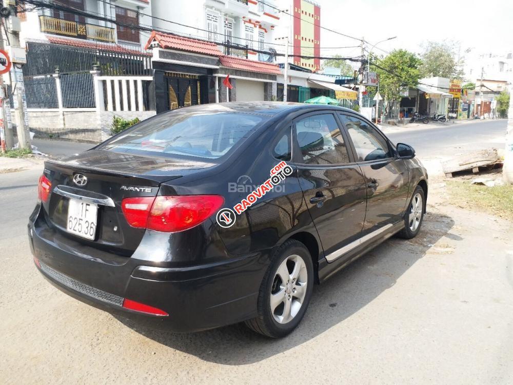 Cần bán xe Hyundai Avante 1.6 AT sản xuất năm 2016, màu đen-1