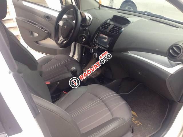 Cần bán lại xe Chevrolet Spark sản xuất năm 2015, màu trắng xe gia đình-3