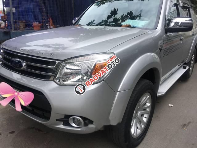 Bán ô tô Ford Everest 4x2 MT 2015, màu bạc, giá chỉ 709 triệu-1