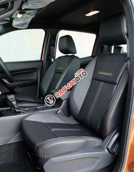 Hải Dương Ford Bán Ford Ranger XLT 2.2 MT 2017 màu đỏ mận, giá tốt nhất, hỗ trợ trả góp, LH 0974286009-2