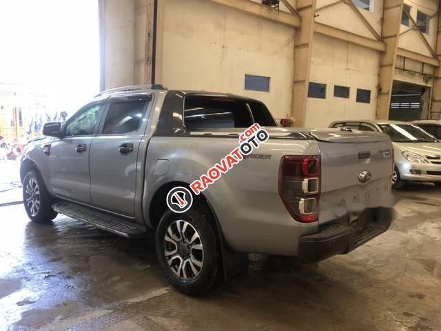 Bán xe Ford Ranger Wildtrack sản xuất năm 2016, màu bạc-0
