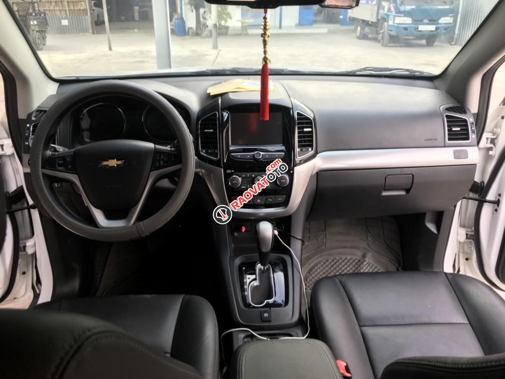 Bán Chevrolet Captiva Revv 2.4AT màu trắng, số tự động, sản xuất 2016, biển Sài Gòn, lăn bánh 19000km-1