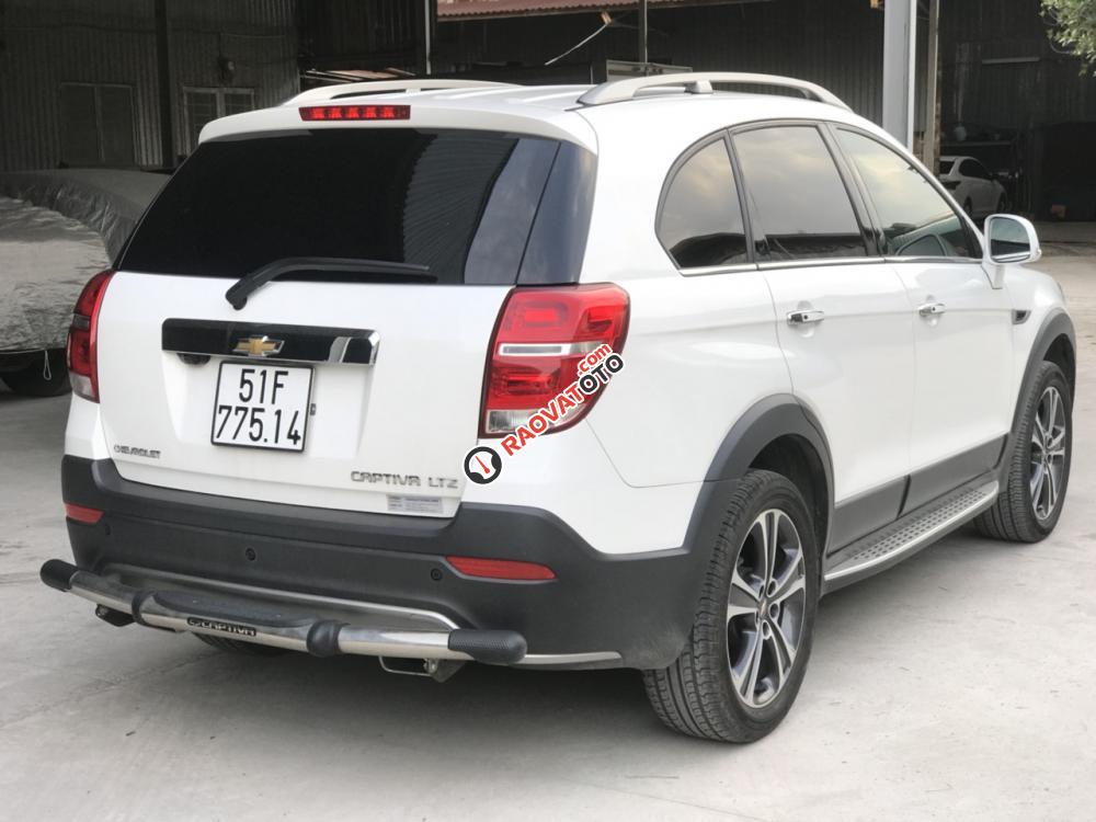 Bán Chevrolet Captiva Revv 2.4AT màu trắng, số tự động, sản xuất 2016, biển Sài Gòn, lăn bánh 19000km-6