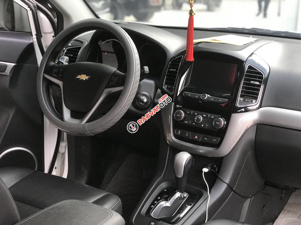 Bán Chevrolet Captiva Revv 2.4AT màu trắng, số tự động, sản xuất 2016, biển Sài Gòn, lăn bánh 19000km-13