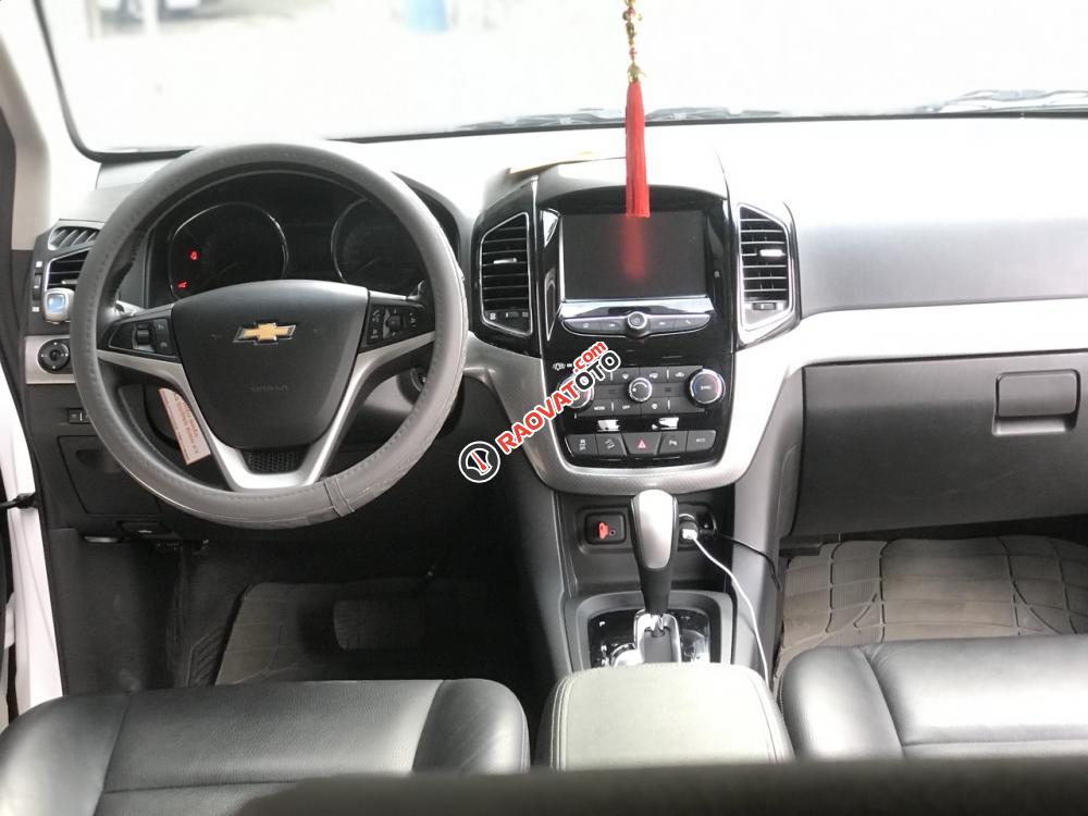 Bán Chevrolet Captiva Revv 2.4AT màu trắng, số tự động, sản xuất 2016, biển Sài Gòn, lăn bánh 19000km-15