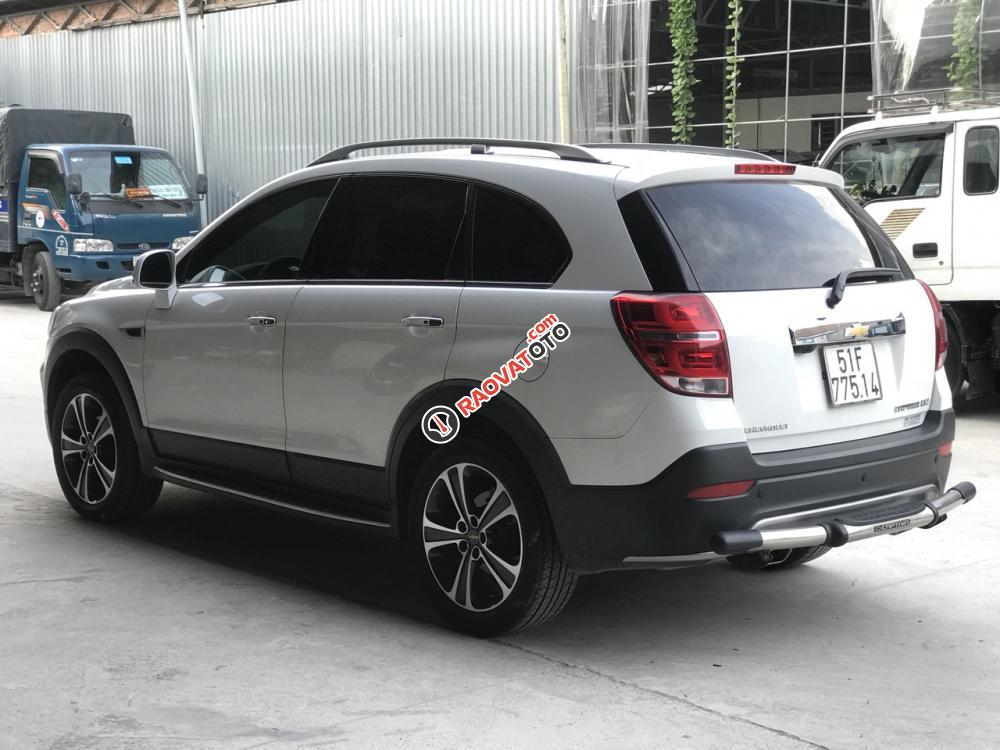 Bán Chevrolet Captiva Revv 2.4AT màu trắng, số tự động, sản xuất 2016, biển Sài Gòn, lăn bánh 19000km-5