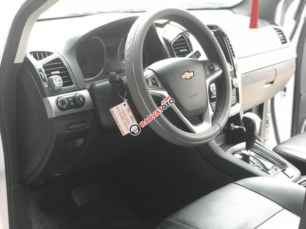 Bán Chevrolet Captiva Revv 2.4AT màu trắng, số tự động, sản xuất 2016, biển Sài Gòn, lăn bánh 19000km-2