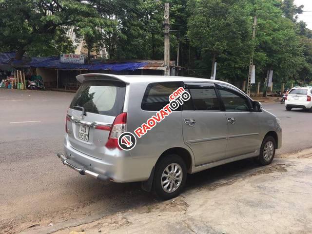 Bán xe Toyota Innova năm sản xuất 2014, màu bạc như mới-0