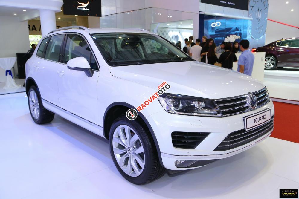 Cần bán Volkswagen Touareg 3.6L V6 FSI, màu trắng, nhập khẩu nguyên chiếc, hỗ trợ tài chính. Hotline: 0933365188-1