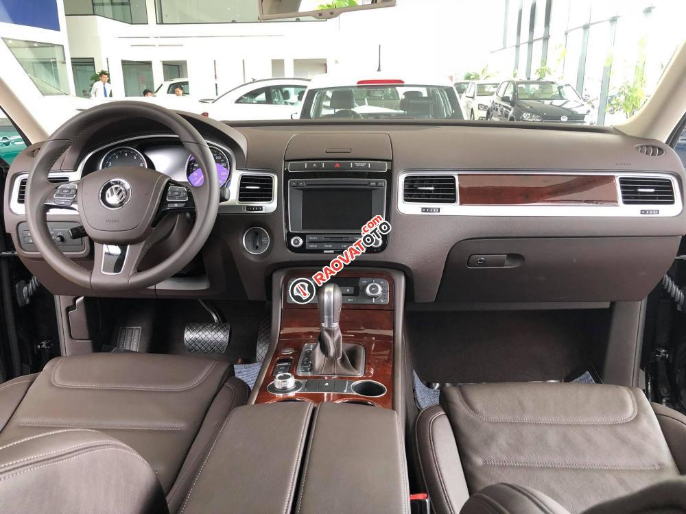 Bán xe Volkswagen Touareg 3.6L V6 FSI, nhập khẩu mới chính hãng, hỗ trợ vay 80% xe. Hotline: 0933 365 188-6