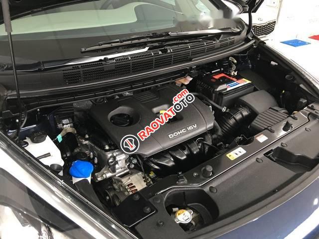 Bán Kia Rondo 7 chỗ, số sàn, màu xanh đen, nội thất kem, form mới mâm xoắn, sản xuất tháng 10/2017-5