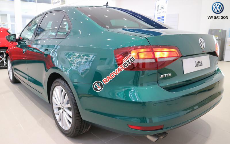 Volkswagen Jetta xanh lục độc lạ nhất Việt Nam giao ngay cùng chương trình giảm giá hấp dẫn, hotline 0938017717-12
