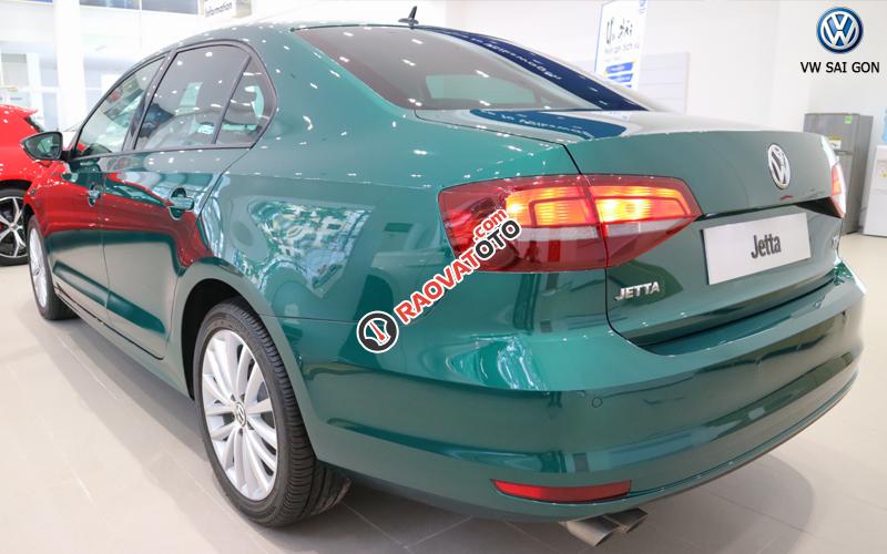 Volkswagen Jetta xanh lục độc lạ nhất Việt Nam giao ngay cùng chương trình giảm giá hấp dẫn, hotline 0938017717-2