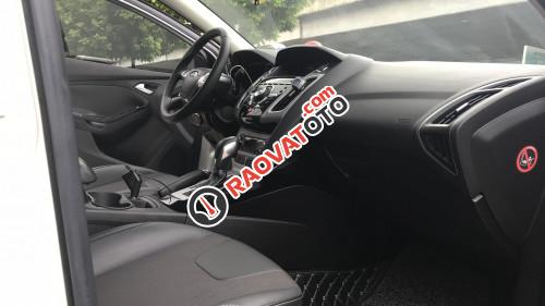 Bán xe Ford Focus 2.0 AT sản xuất năm 2014, màu trắng -10