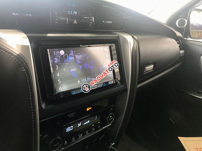 Bán ô tô Toyota Fortuner V 4X2AT 2017 - Màu đen-9